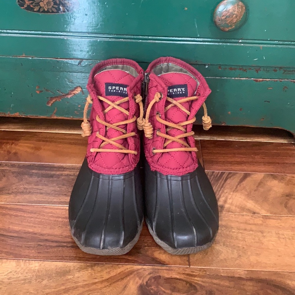 Maroon Sperry’s